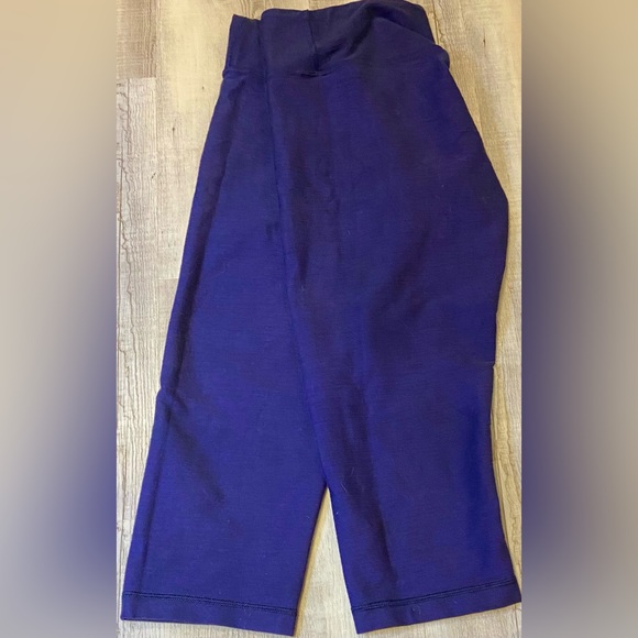 Old school Lululemon crops - Picture 3 of 3